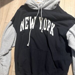 Brandy melville new york hoodie os